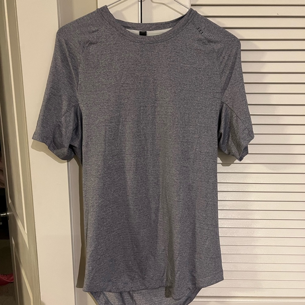 Brand new without tags.  Size xs mens on the move